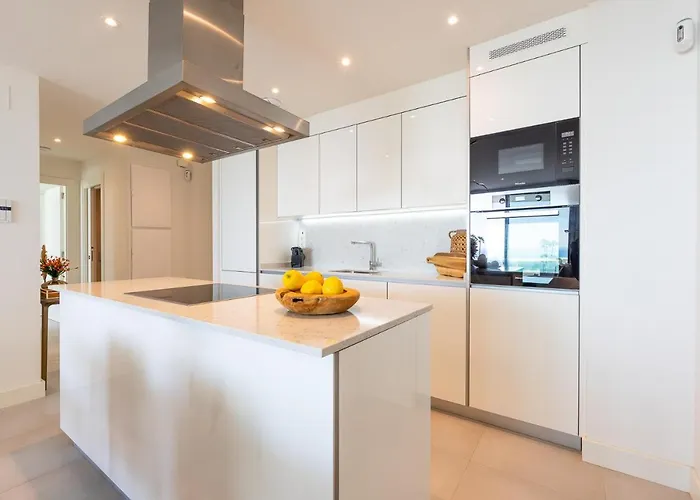 Luxury High End - Santa Barbara Heights Clc - For Work, Play & Family Lejlighed Fuengirola