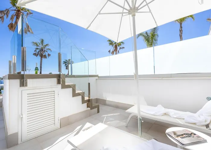 Luxury High End - Santa Barbara Heights Clc - For Work, Play & Family Lejlighed Fuengirola